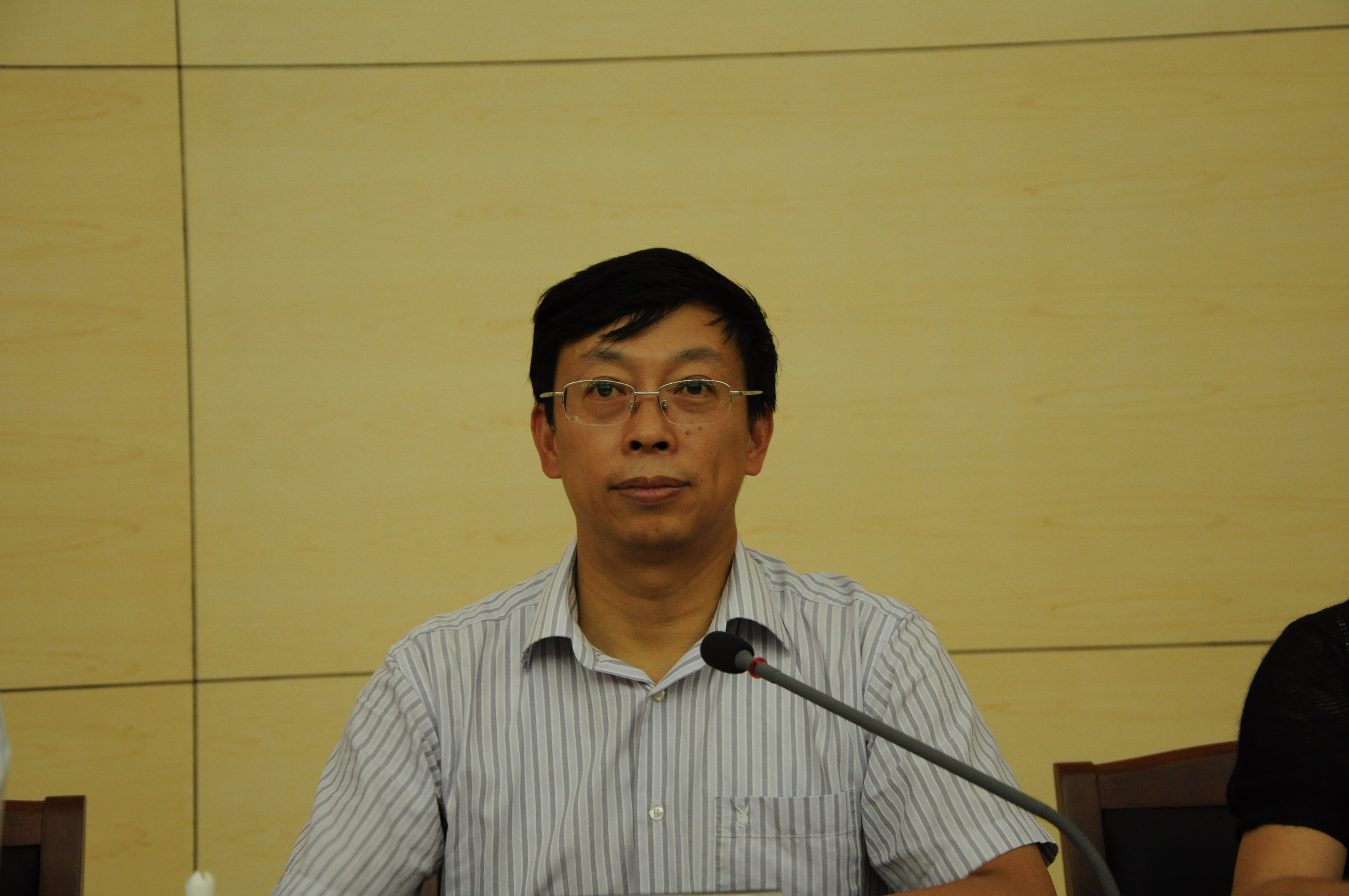 BB贝博艾弗森官方网站院长黄宝凤教授讲话